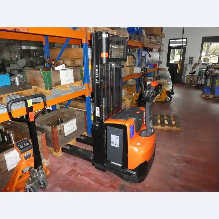 Machines for the production of precise metal components using CNC turning and CNC milling-1