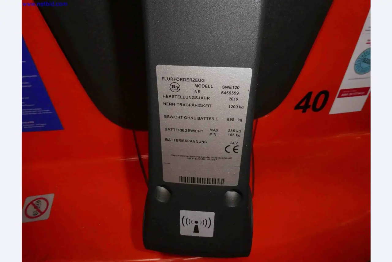 Machines for the production of precise metal components using CNC turning and CNC milling-3