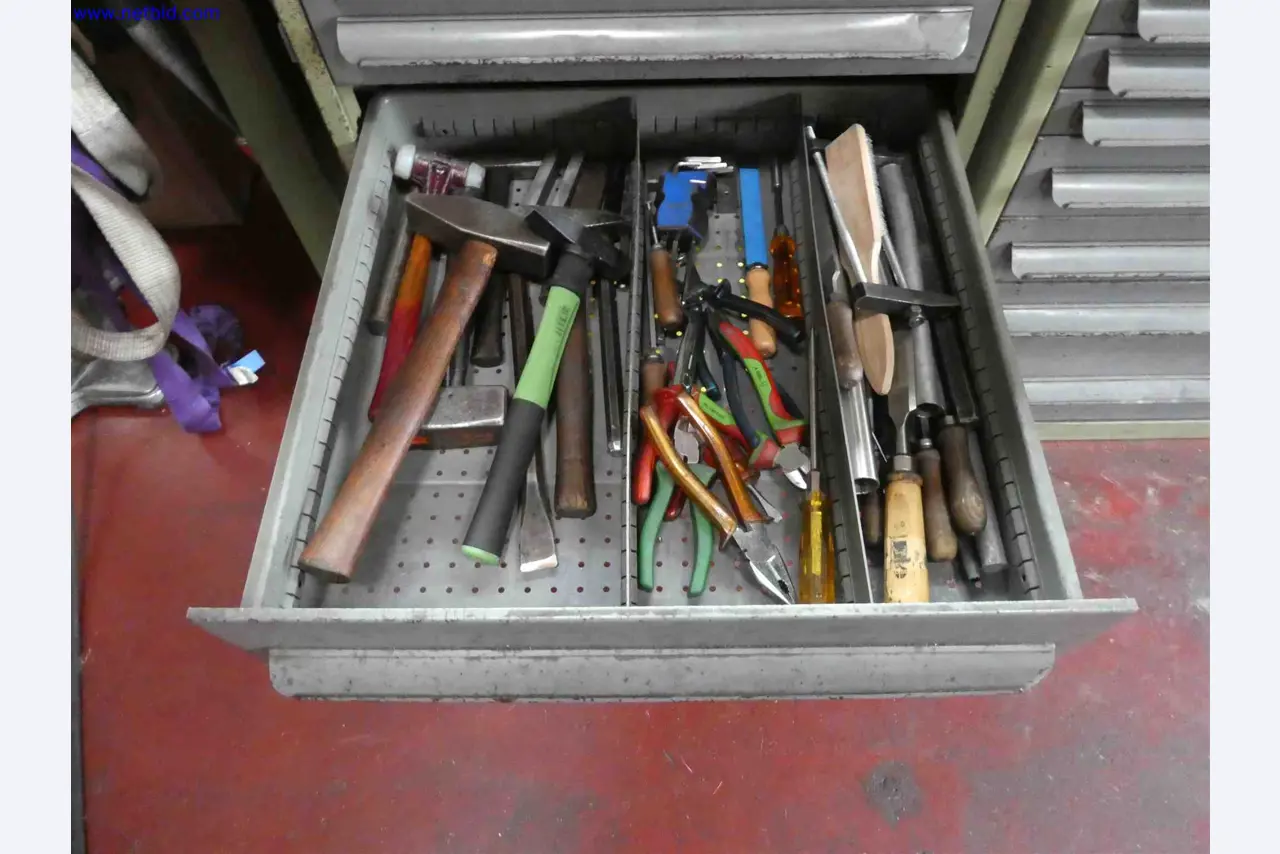 Machines for the production of precise metal components using CNC turning and CNC milling-11