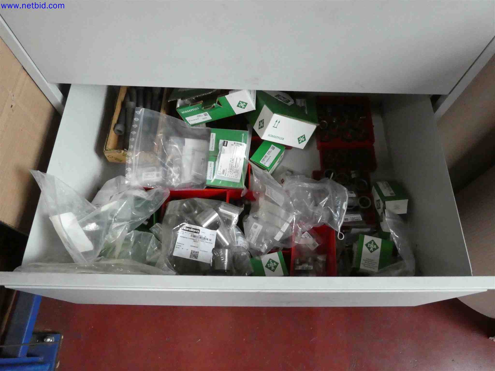 Machines for the production of precise metal components using CNC turning and CNC milling-22