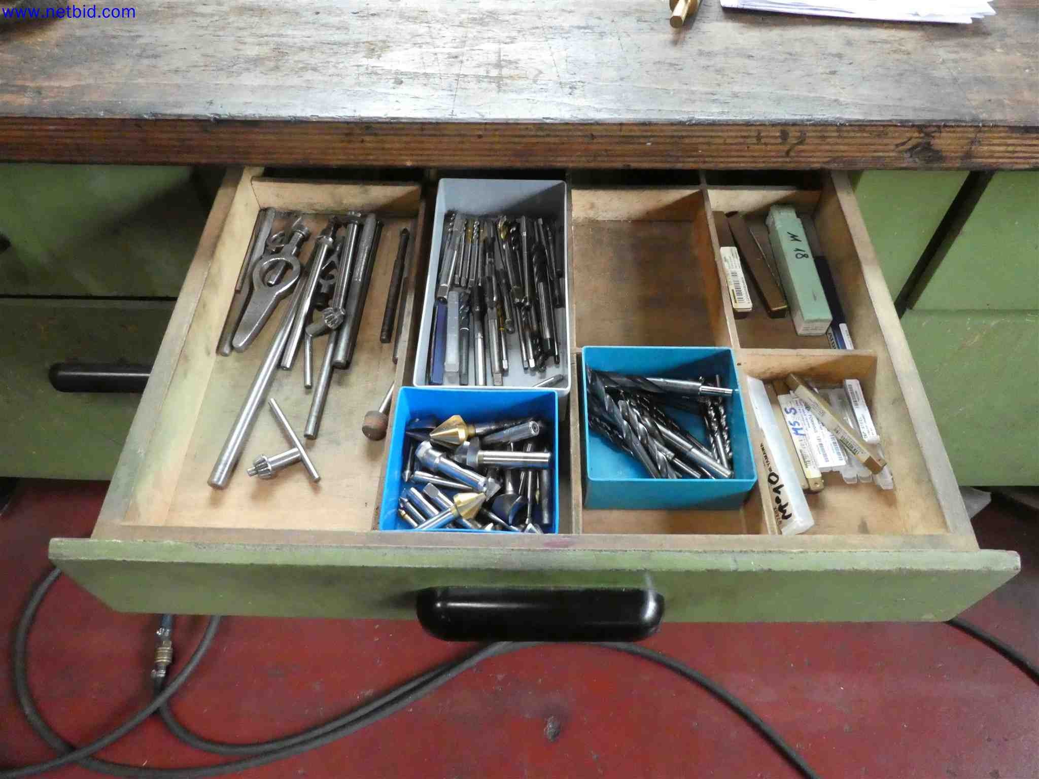 Machines for the production of precise metal components using CNC turning and CNC milling-3