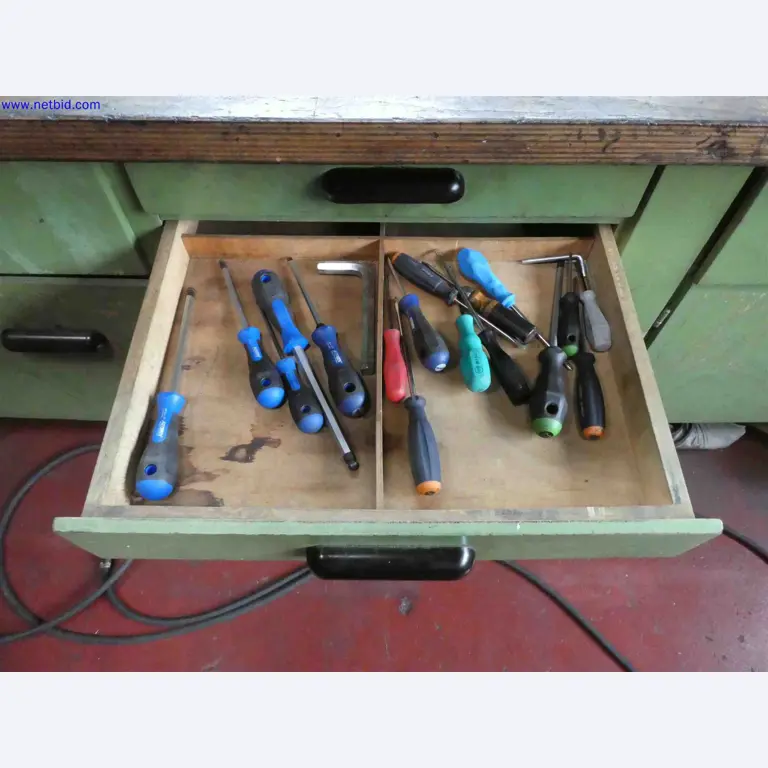 Machines for the production of precise metal components using CNC turning and CNC milling-4