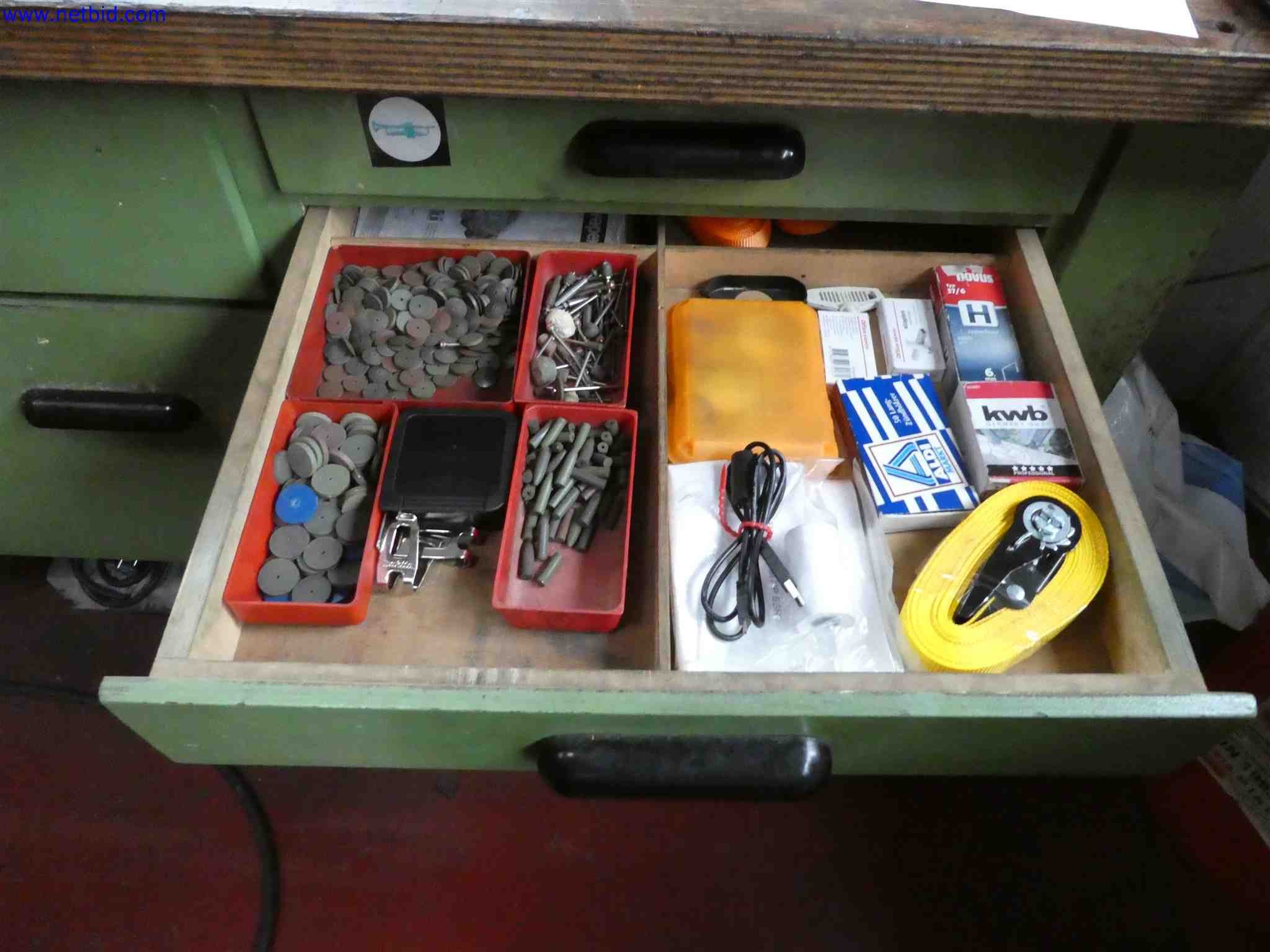 Machines for the production of precise metal components using CNC turning and CNC milling-7