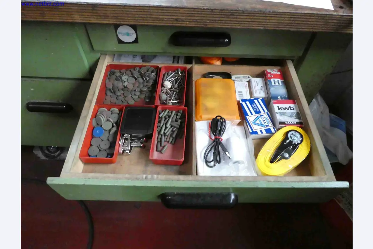 Machines for the production of precise metal components using CNC turning and CNC milling-7