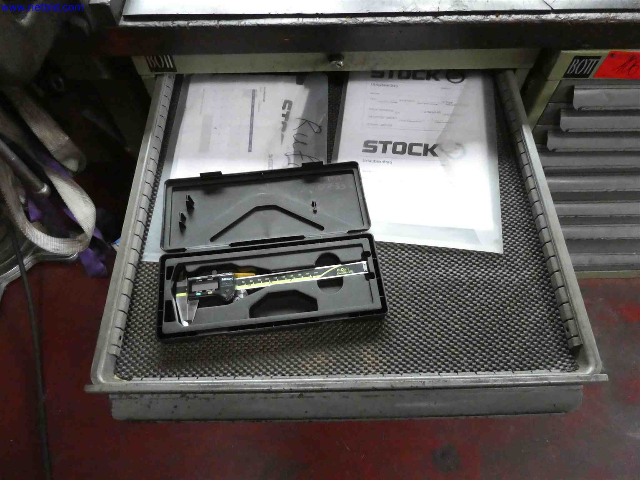 Machines for the production of precise metal components using CNC turning and CNC milling-9