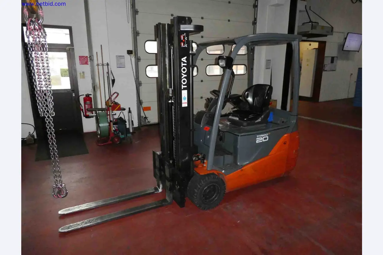 Machines for the production of precise metal components using CNC turning and CNC milling-1