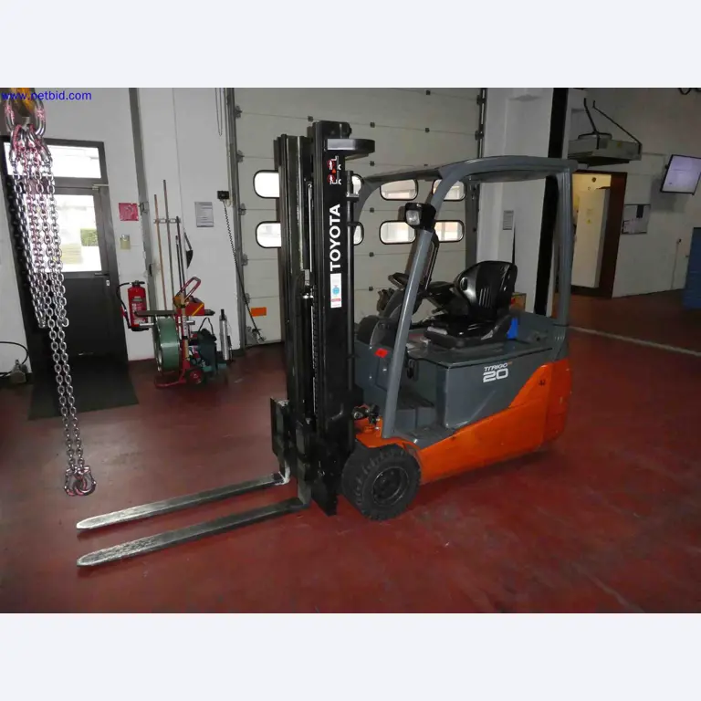 Machines for the production of precise metal components using CNC turning and CNC milling-1