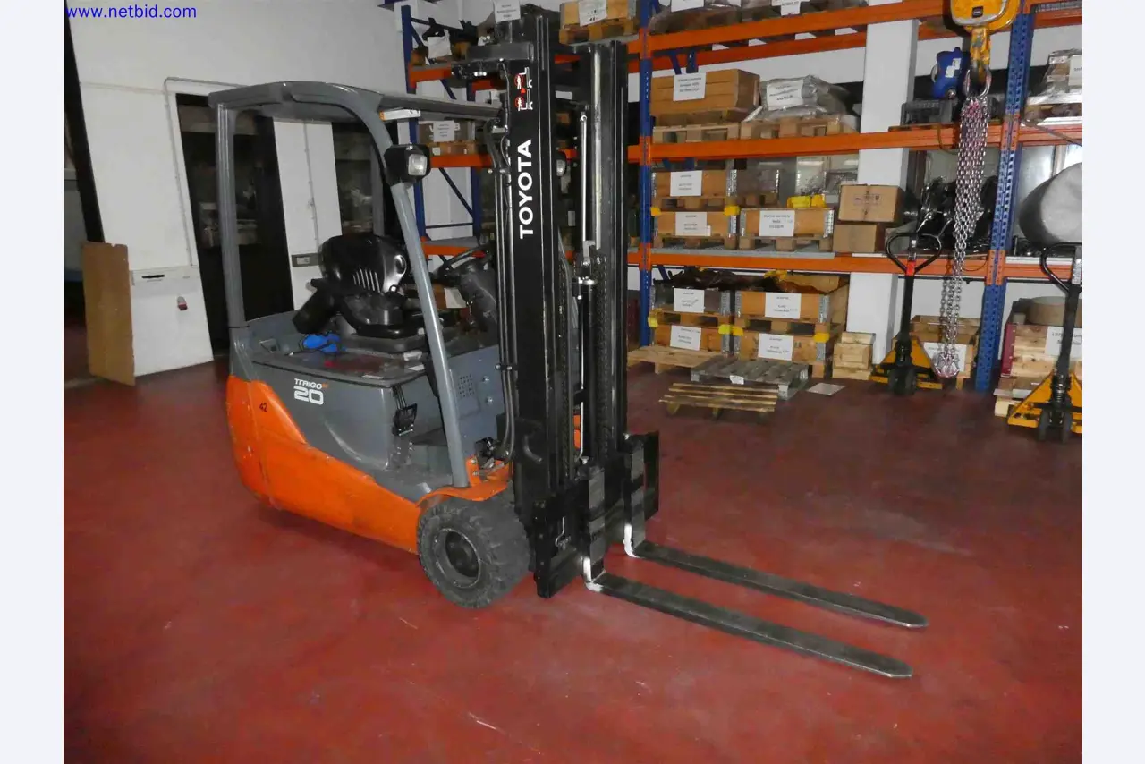 Machines for the production of precise metal components using CNC turning and CNC milling-2