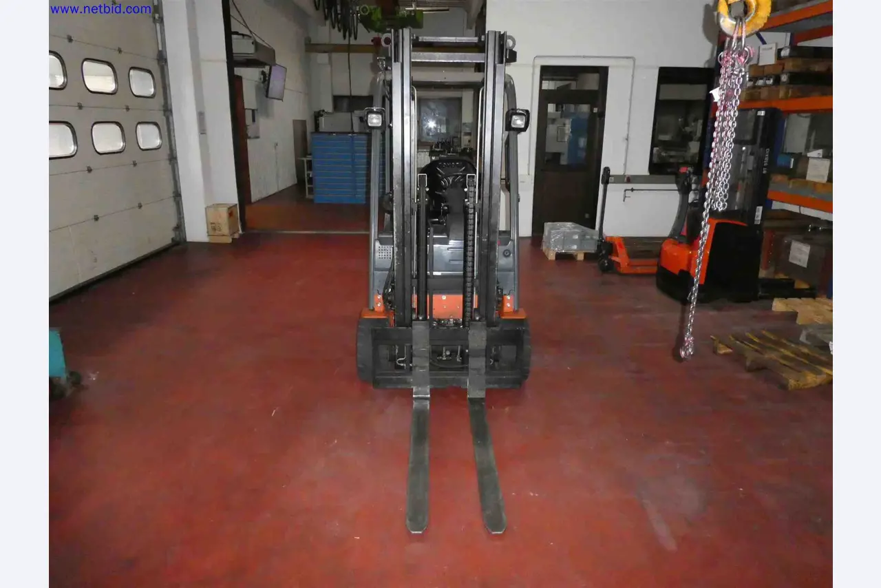 Machines for the production of precise metal components using CNC turning and CNC milling-3