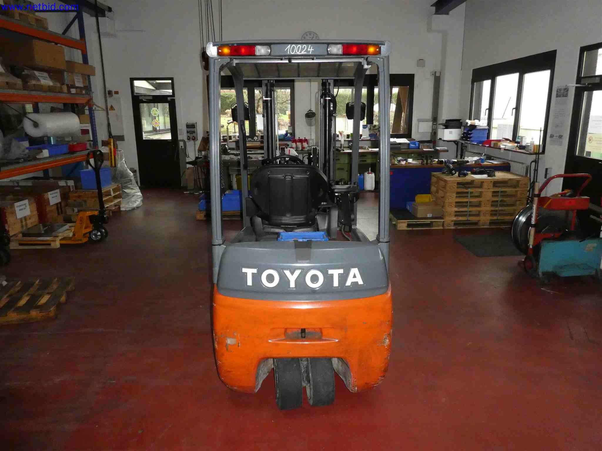 Machines for the production of precise metal components using CNC turning and CNC milling-4