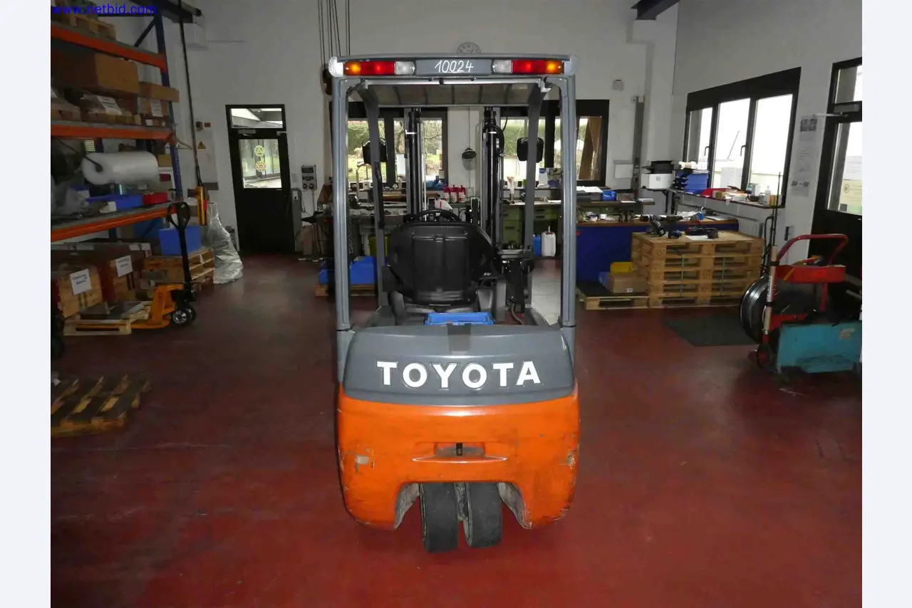 Machines for the production of precise metal components using CNC turning and CNC milling-4