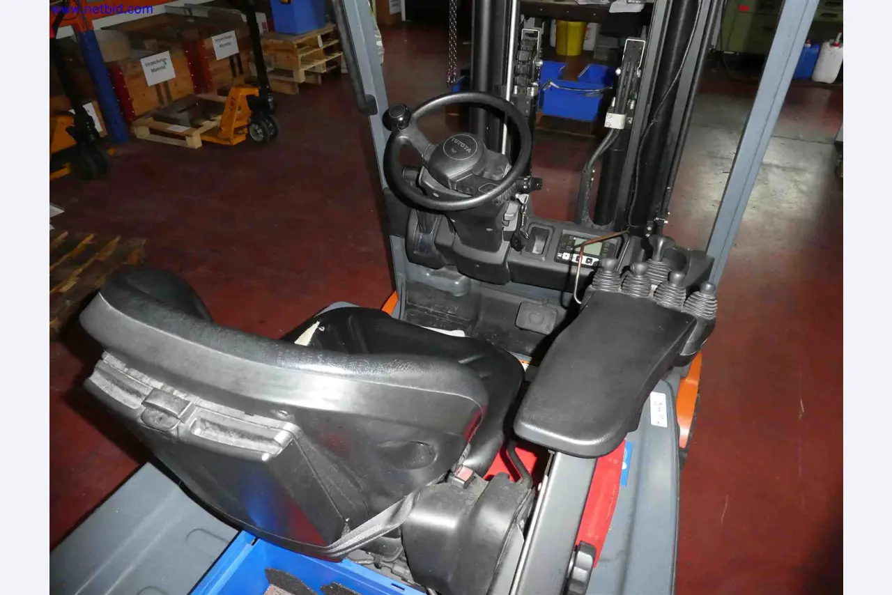 Machines for the production of precise metal components using CNC turning and CNC milling-5