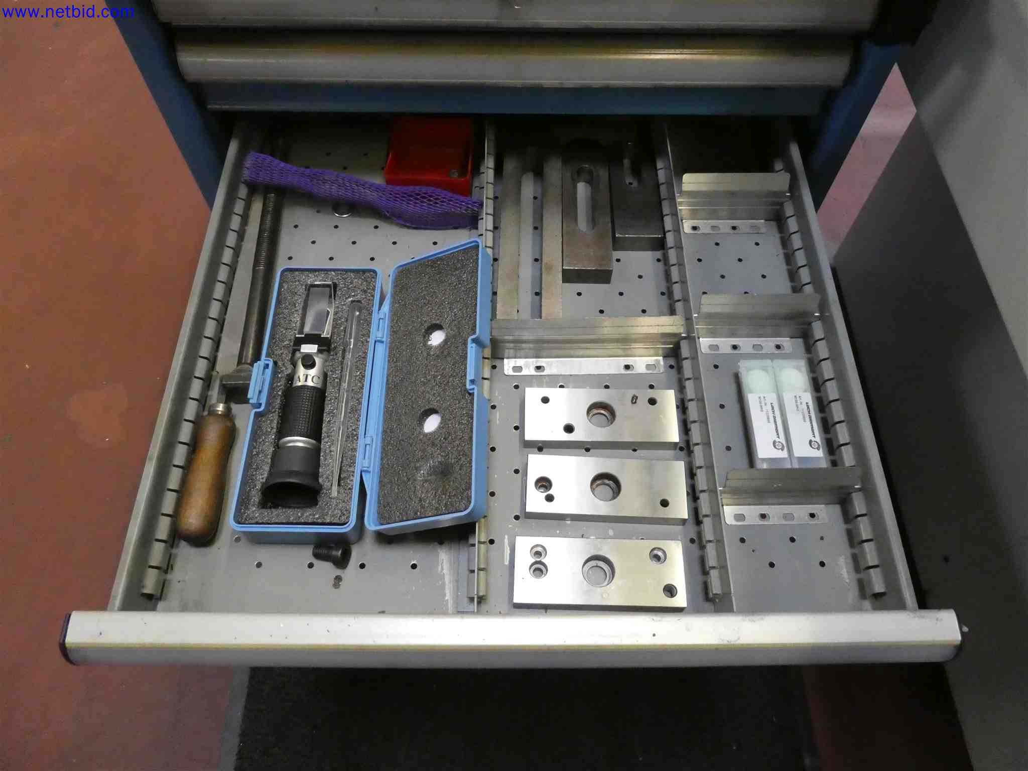 Machines for the production of precise metal components using CNC turning and CNC milling-12