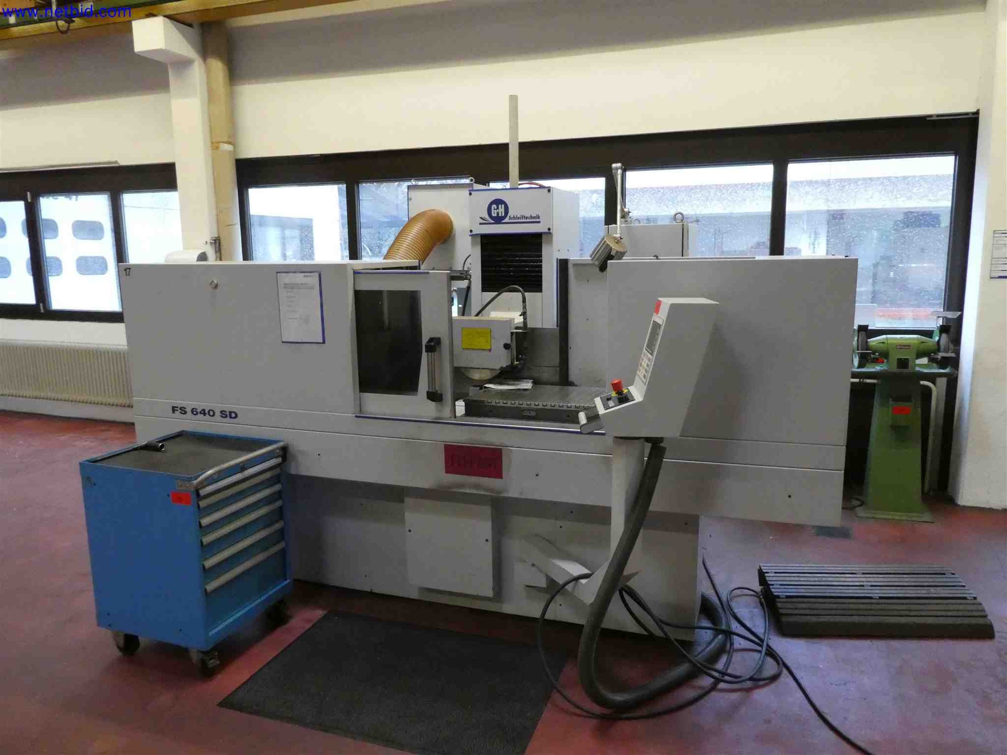 Machines for the production of precise metal components using CNC turning and CNC milling-1