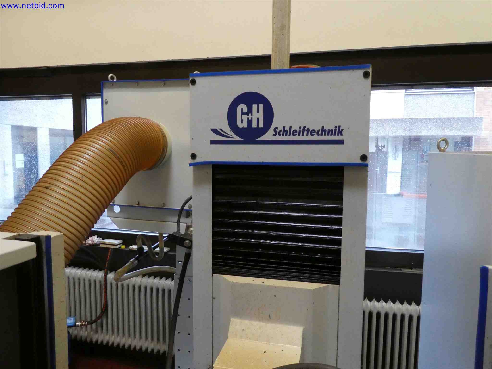 Machines for the production of precise metal components using CNC turning and CNC milling-3