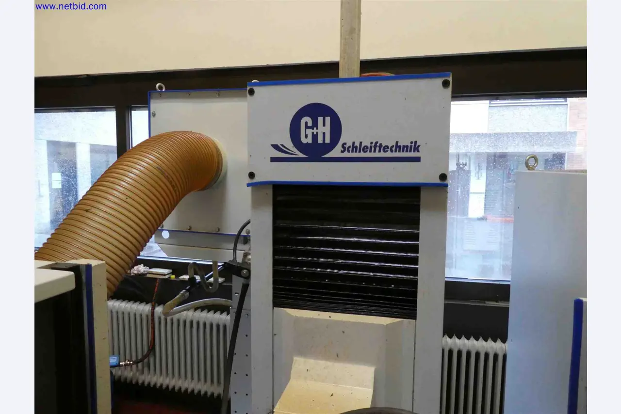 Machines for the production of precise metal components using CNC turning and CNC milling-3