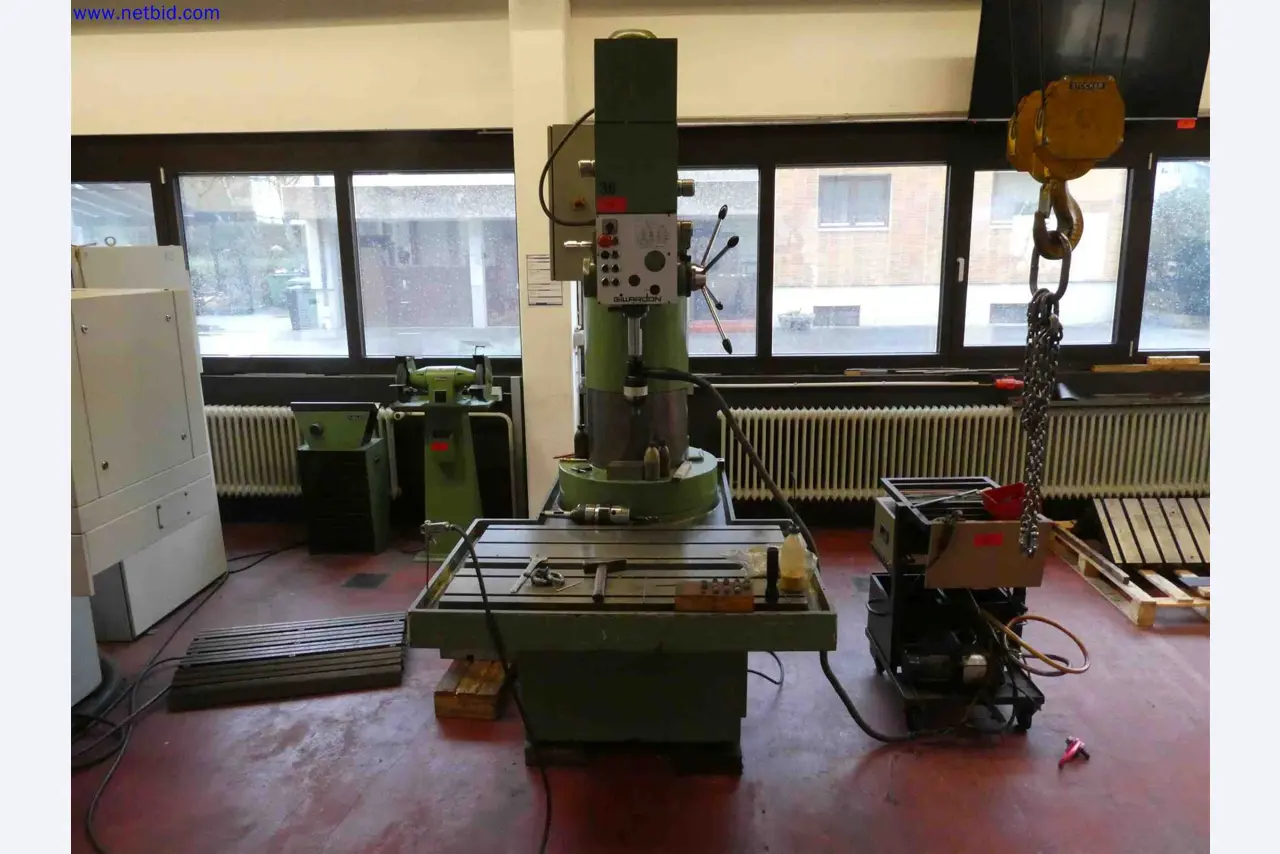 Stroji za izdelavo natančnih kovinskih komponent s CNC struženjem in CNC rezkanjem-1