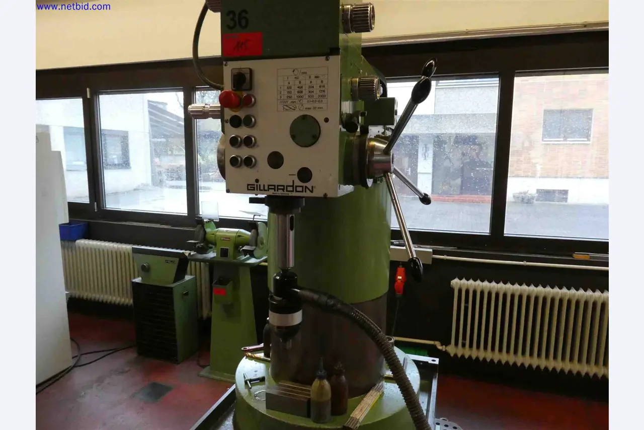 Stroji za izdelavo natančnih kovinskih komponent s CNC struženjem in CNC rezkanjem-2