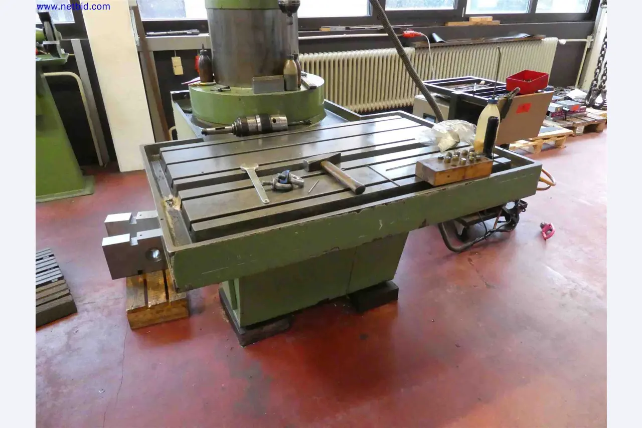 Stroji za izdelavo natančnih kovinskih komponent s CNC struženjem in CNC rezkanjem-3