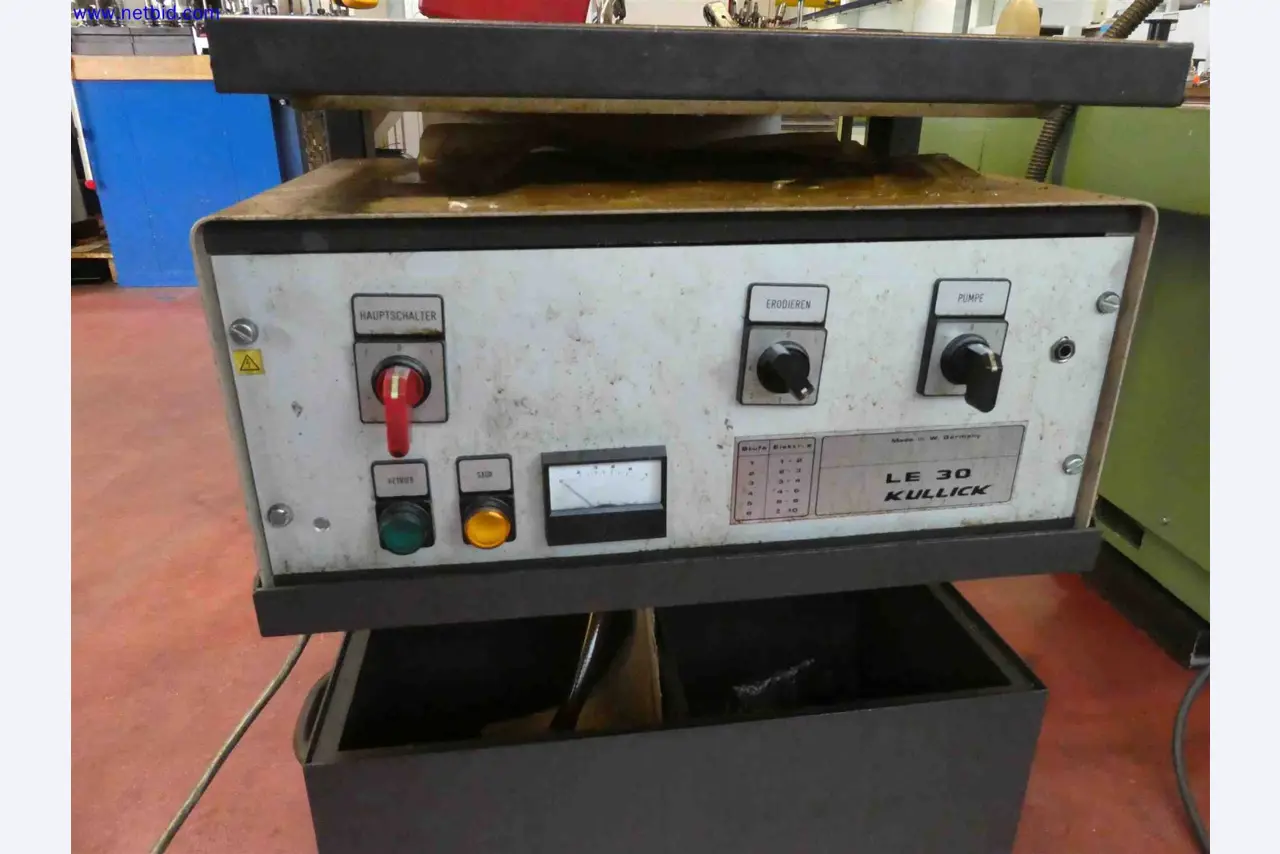 Stroji za izdelavo natančnih kovinskih komponent s CNC struženjem in CNC rezkanjem-7