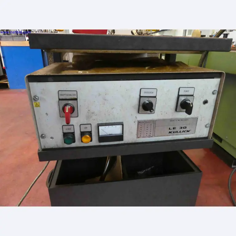 Stroji za izdelavo natančnih kovinskih komponent s CNC struženjem in CNC rezkanjem-7