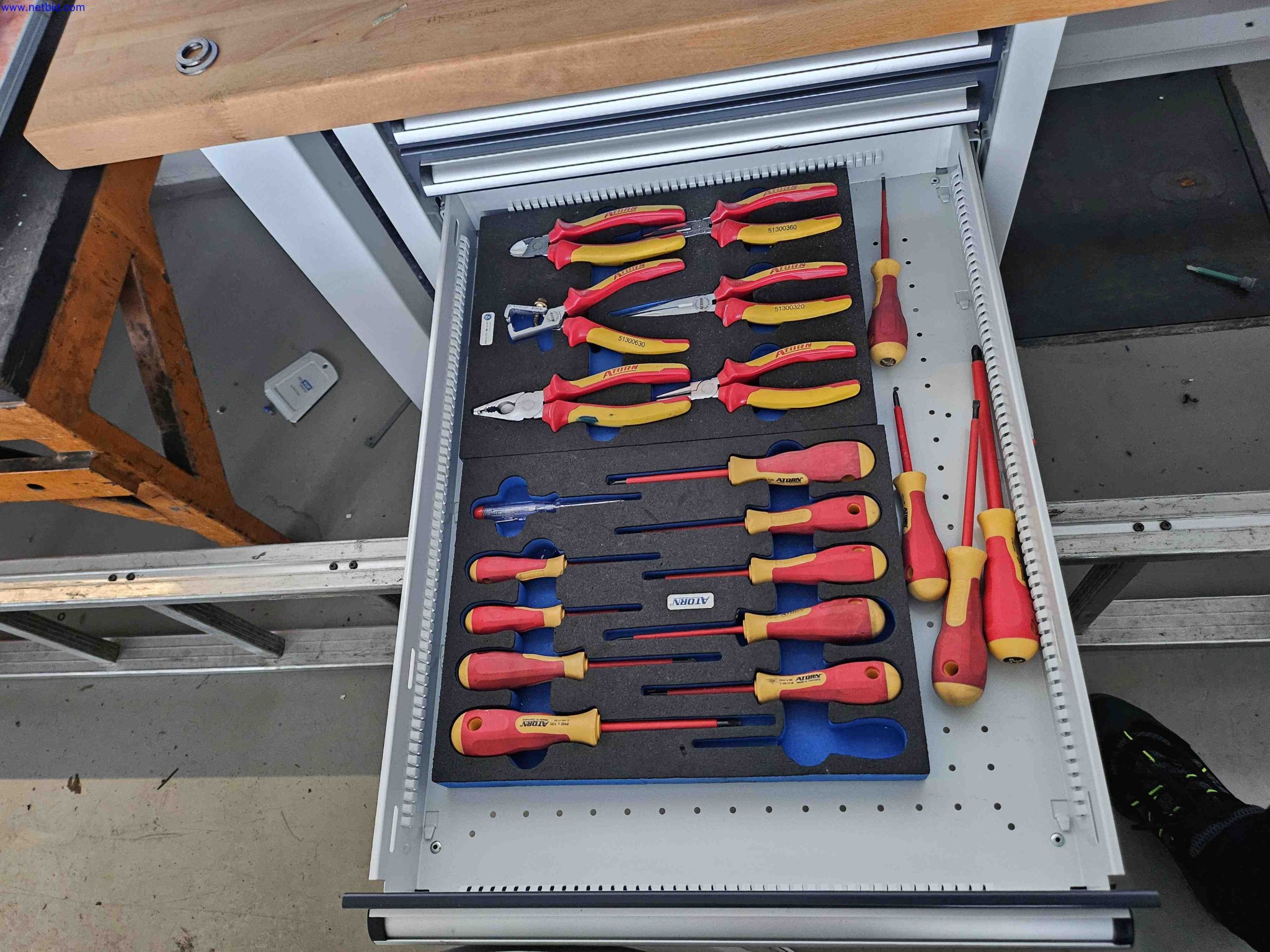 Machines for the production of precise metal components using CNC turning and CNC milling-5