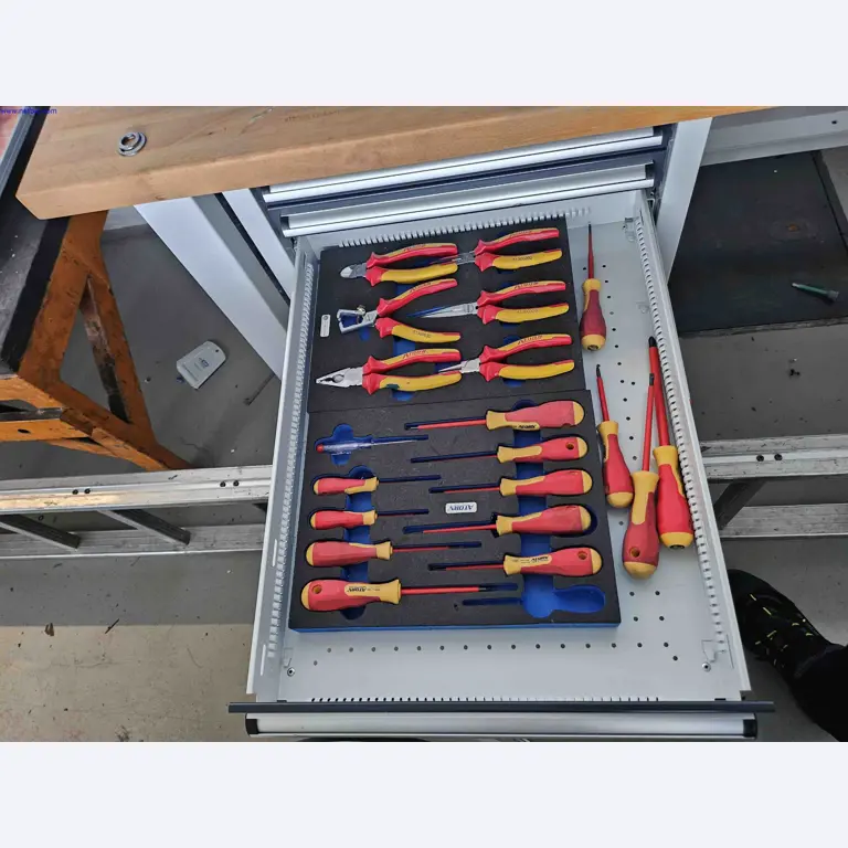 Machines for the production of precise metal components using CNC turning and CNC milling-5