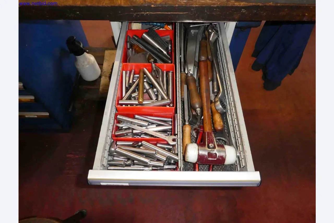 Machines for the production of precise metal components using CNC turning and CNC milling-17