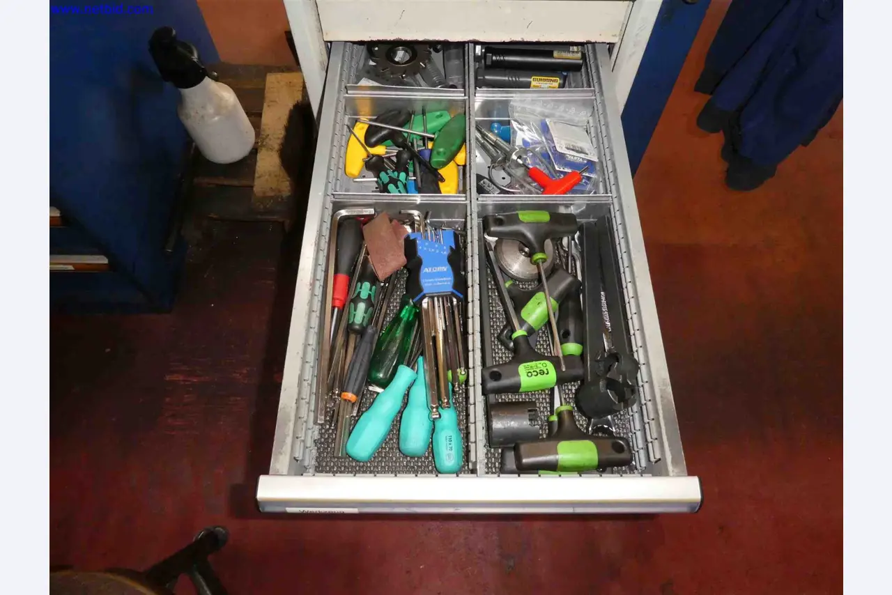 Machines for the production of precise metal components using CNC turning and CNC milling-18