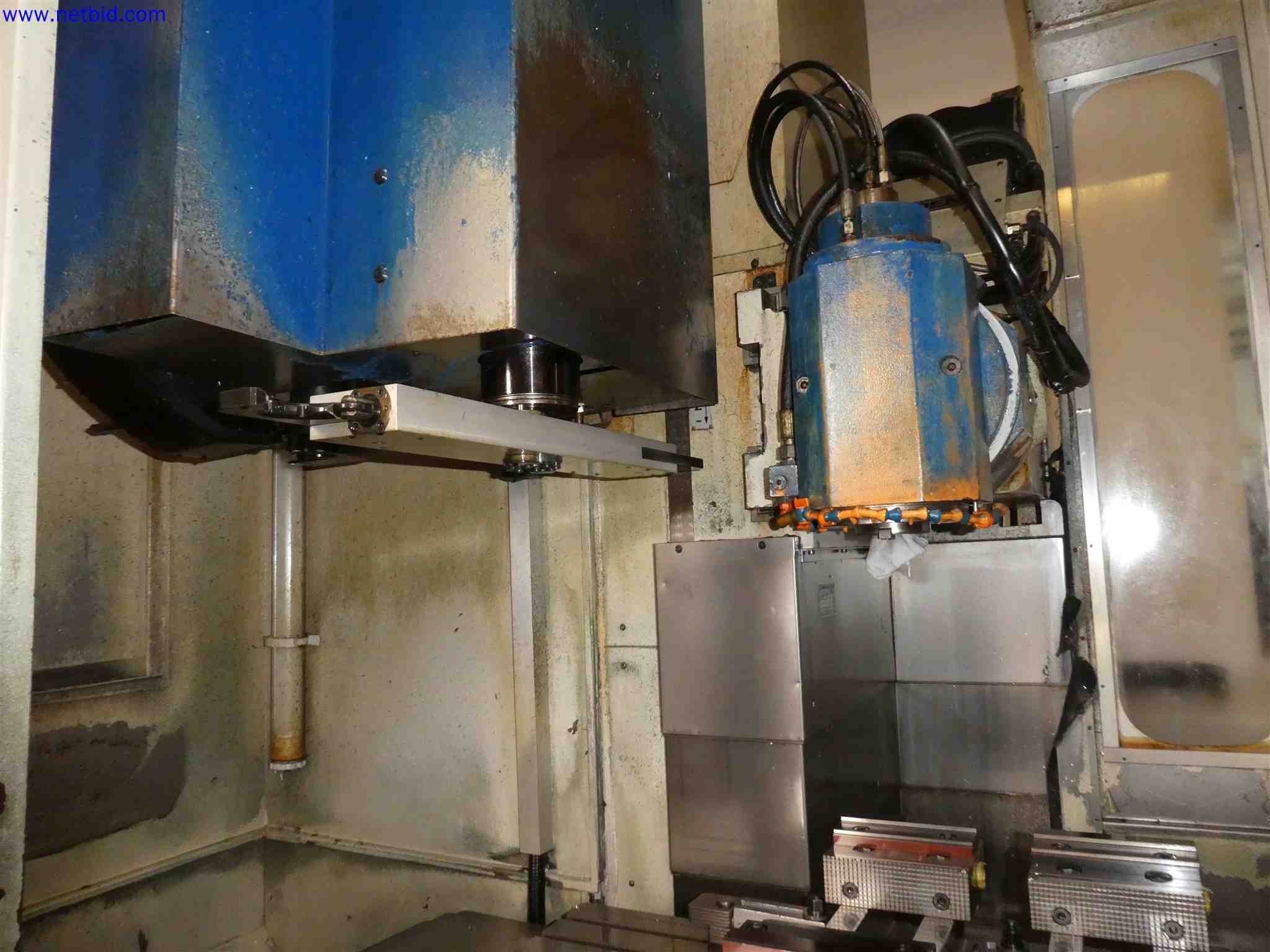 Machines for the production of precise metal components using CNC turning and CNC milling-3