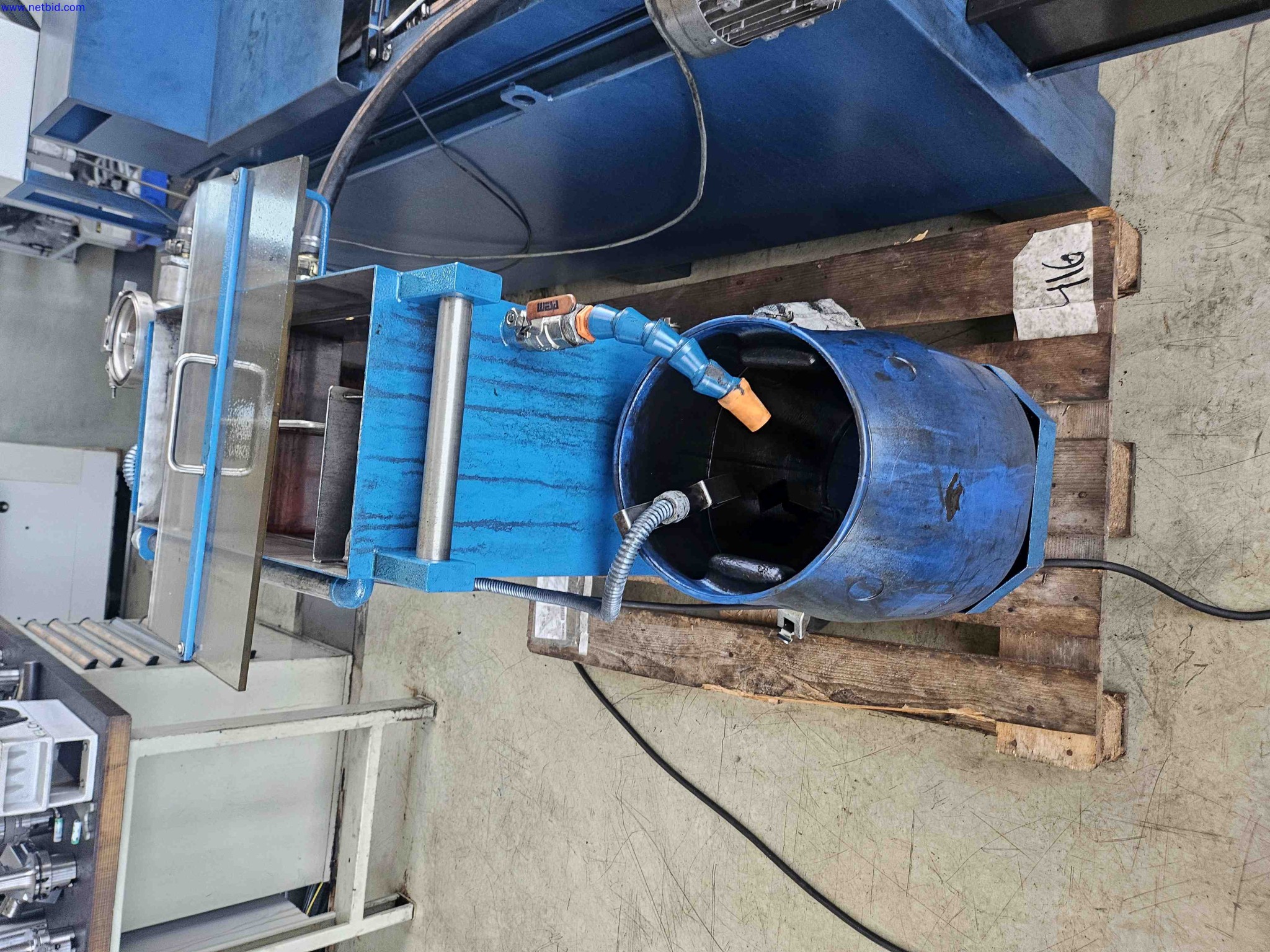 Machines for the production of precise metal components using CNC turning and CNC milling-2