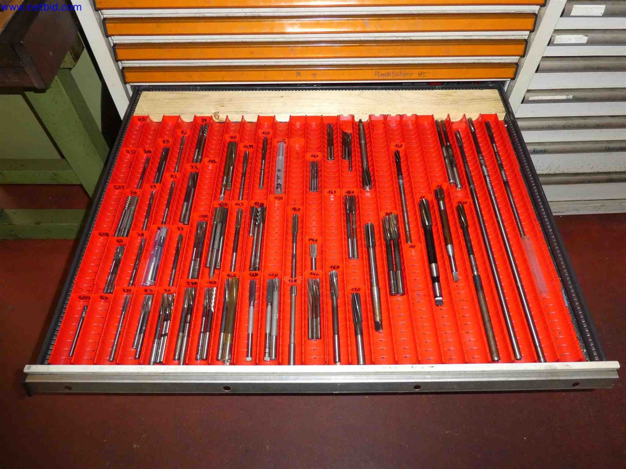 Machines for the production of precise metal components using CNC turning and CNC milling-24