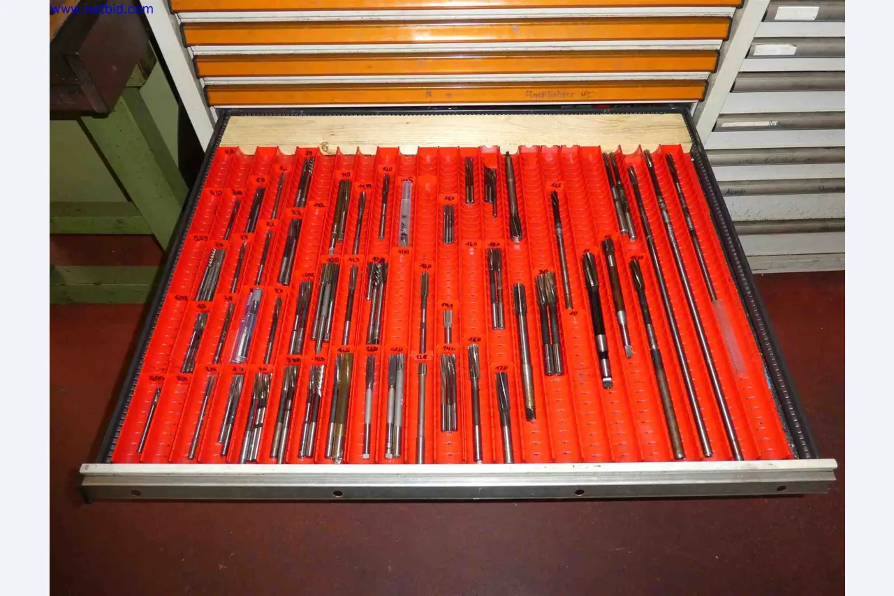 Machines for the production of precise metal components using CNC turning and CNC milling-24