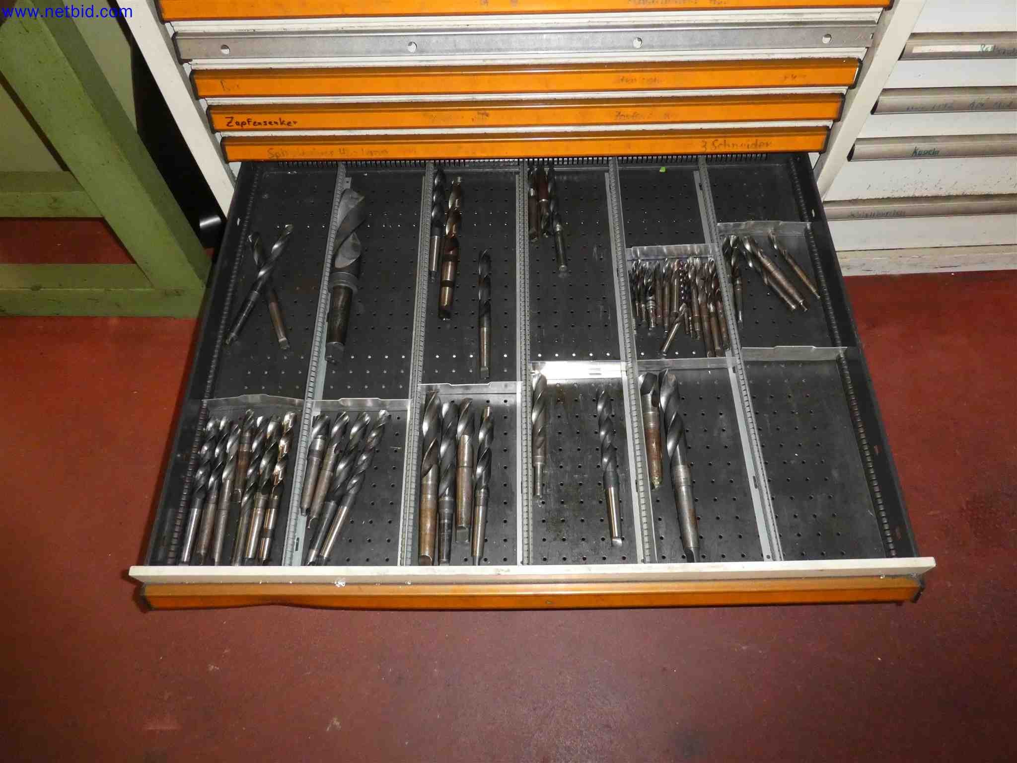 Machines for the production of precise metal components using CNC turning and CNC milling-28