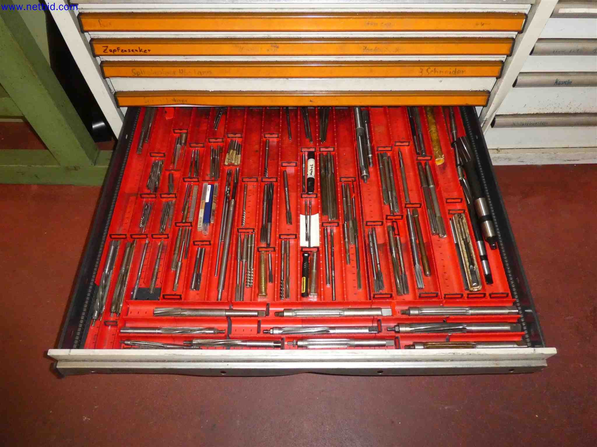 Machines for the production of precise metal components using CNC turning and CNC milling-29