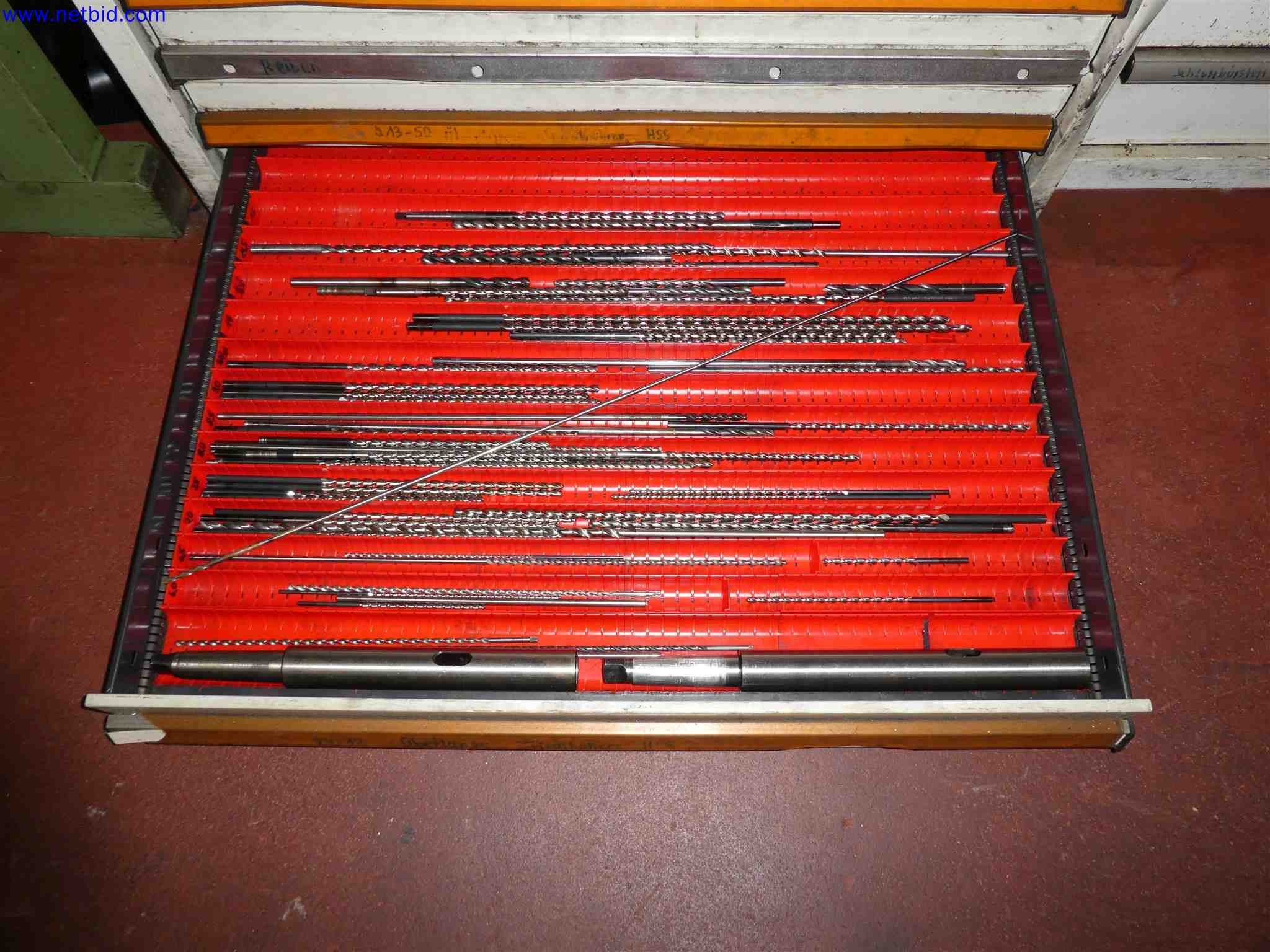 Machines for the production of precise metal components using CNC turning and CNC milling-31