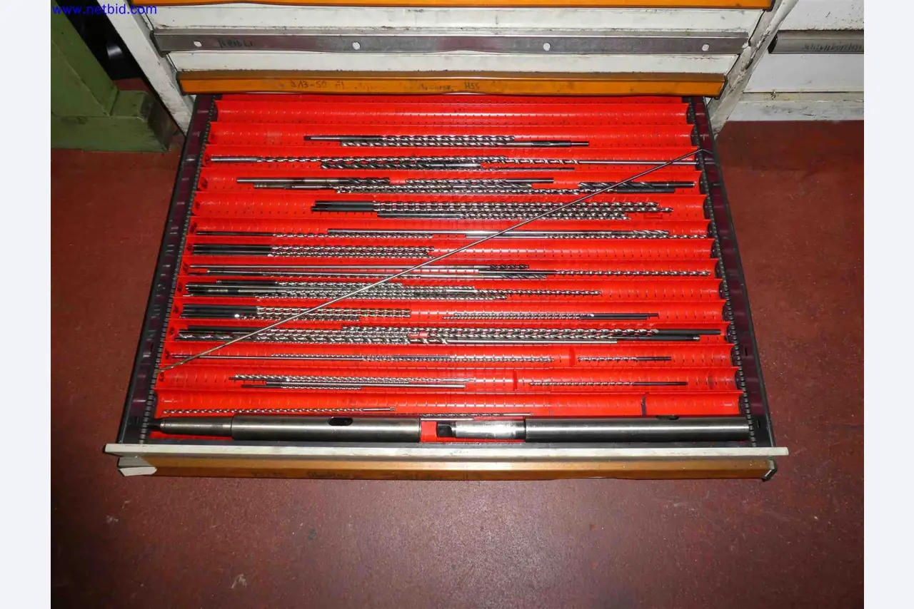 Machines for the production of precise metal components using CNC turning and CNC milling-31