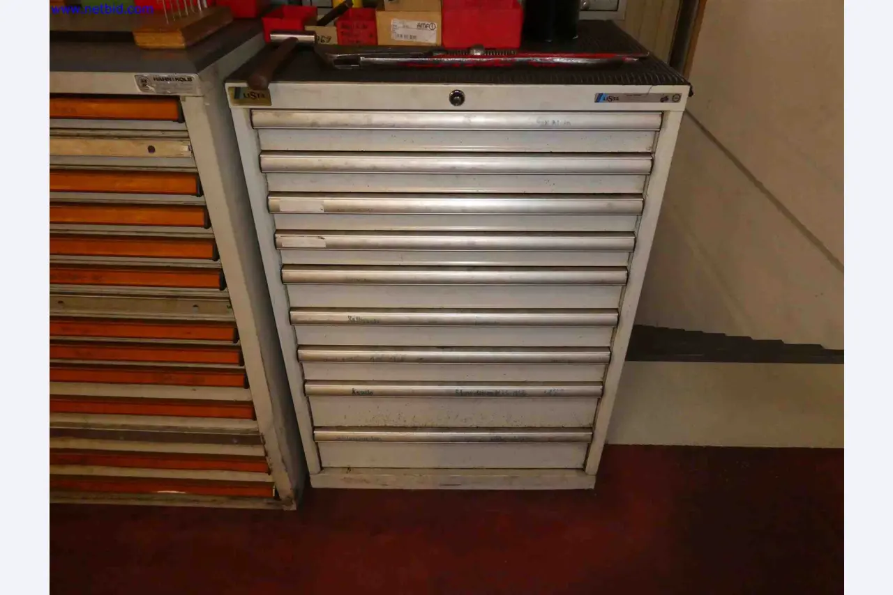 Machines for the production of precise metal components using CNC turning and CNC milling-32