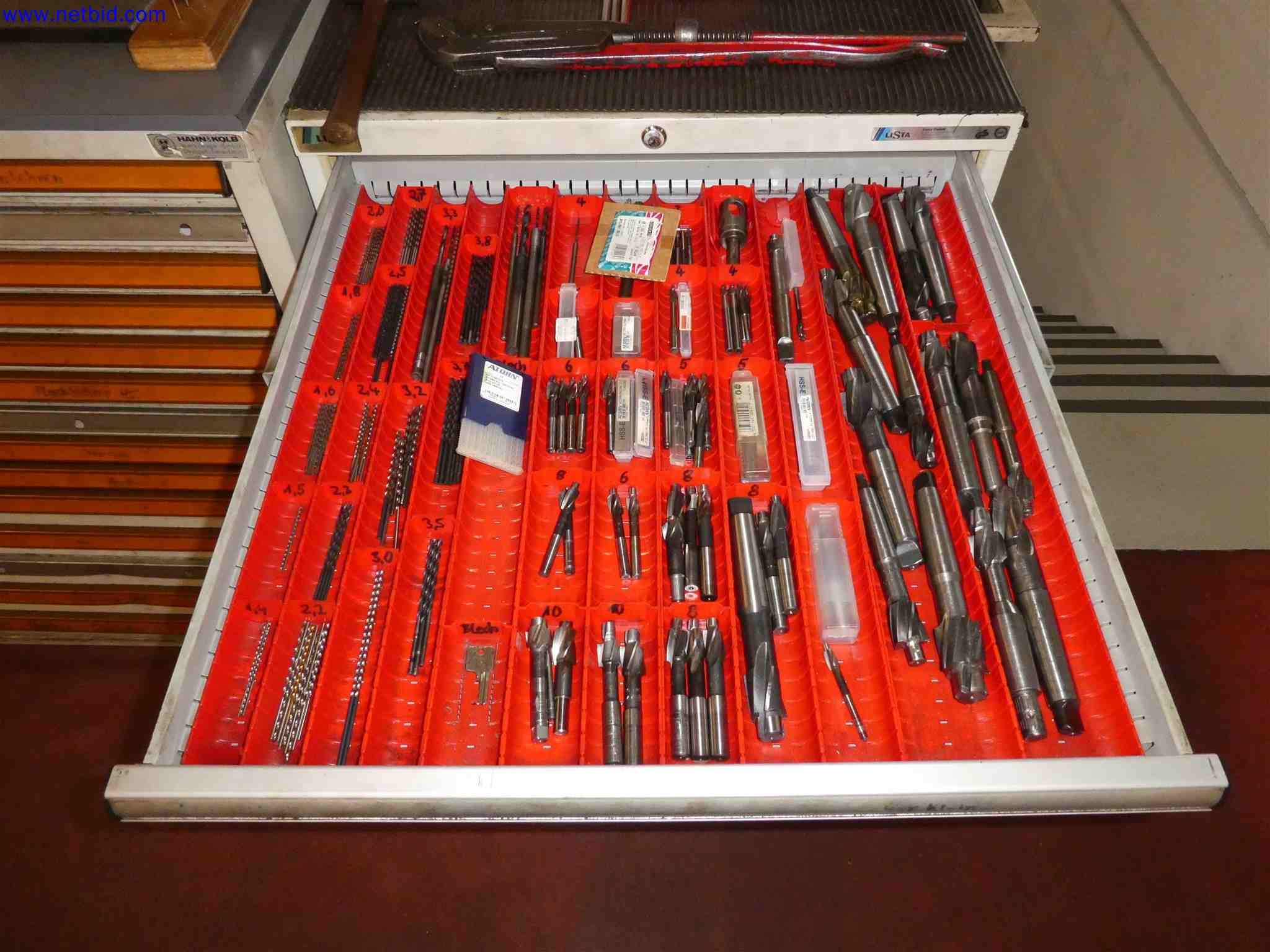 Machines for the production of precise metal components using CNC turning and CNC milling-33