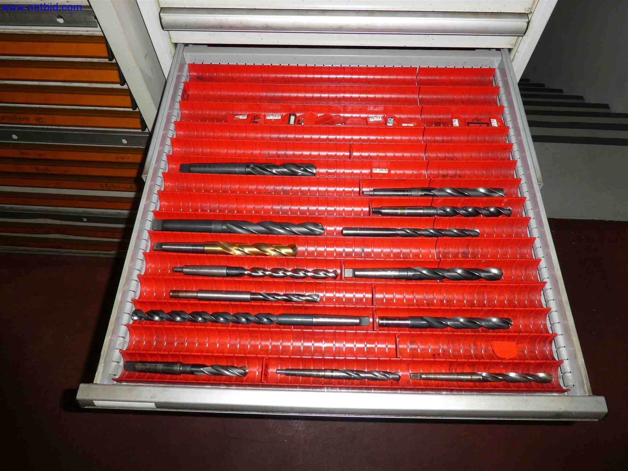 Machines for the production of precise metal components using CNC turning and CNC milling-35