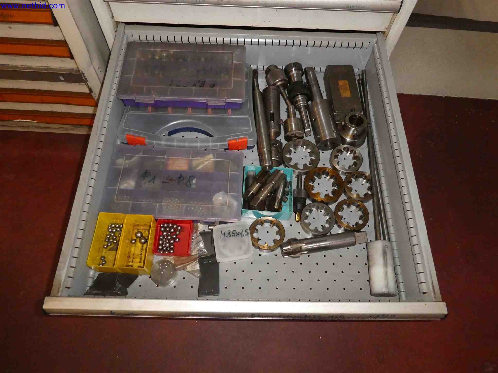 Machines for the production of precise metal components using CNC turning and CNC milling-40