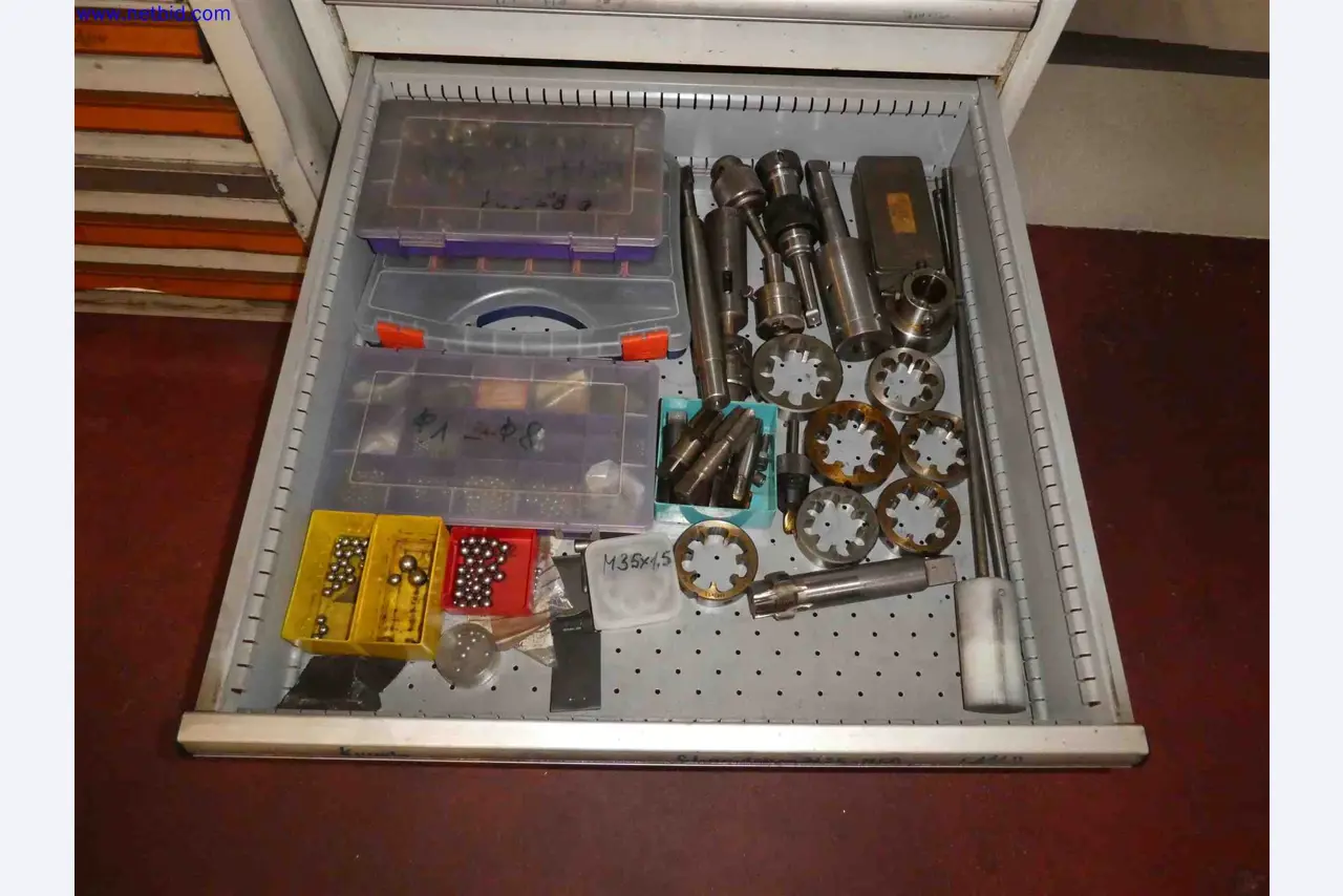 Machines for the production of precise metal components using CNC turning and CNC milling-40