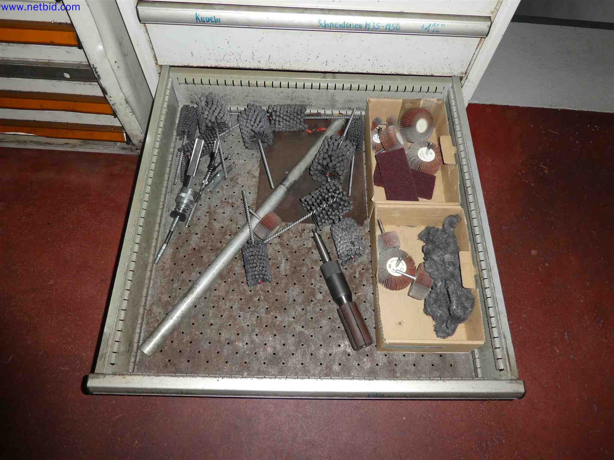 Machines for the production of precise metal components using CNC turning and CNC milling-41