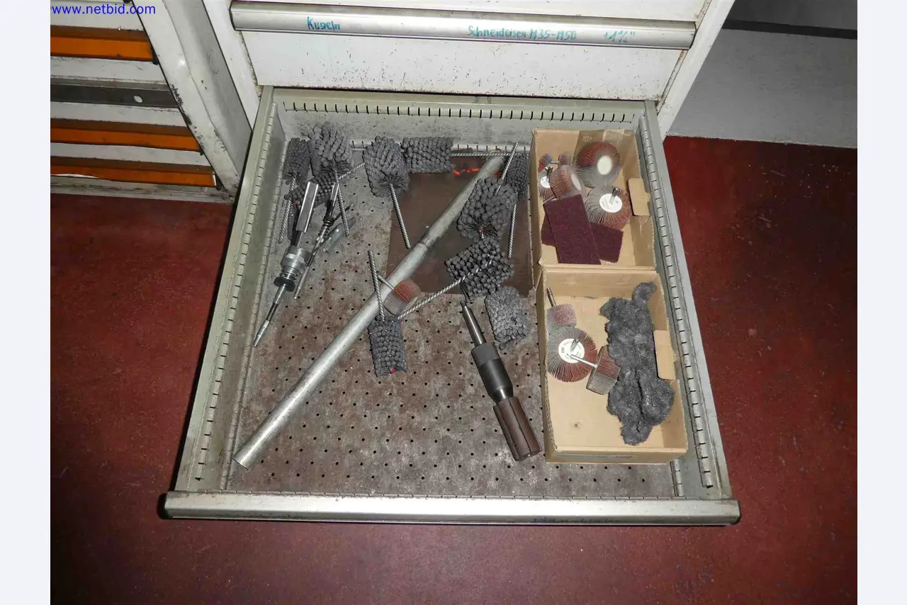 Machines for the production of precise metal components using CNC turning and CNC milling-41