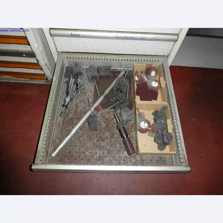 Machines for the production of precise metal components using CNC turning and CNC milling-41