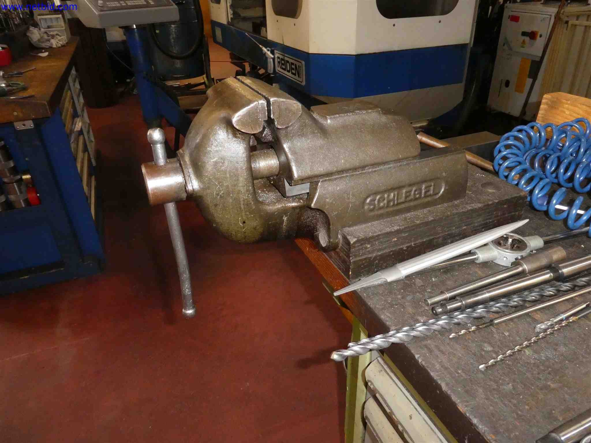 Machines for the production of precise metal components using CNC turning and CNC milling-4