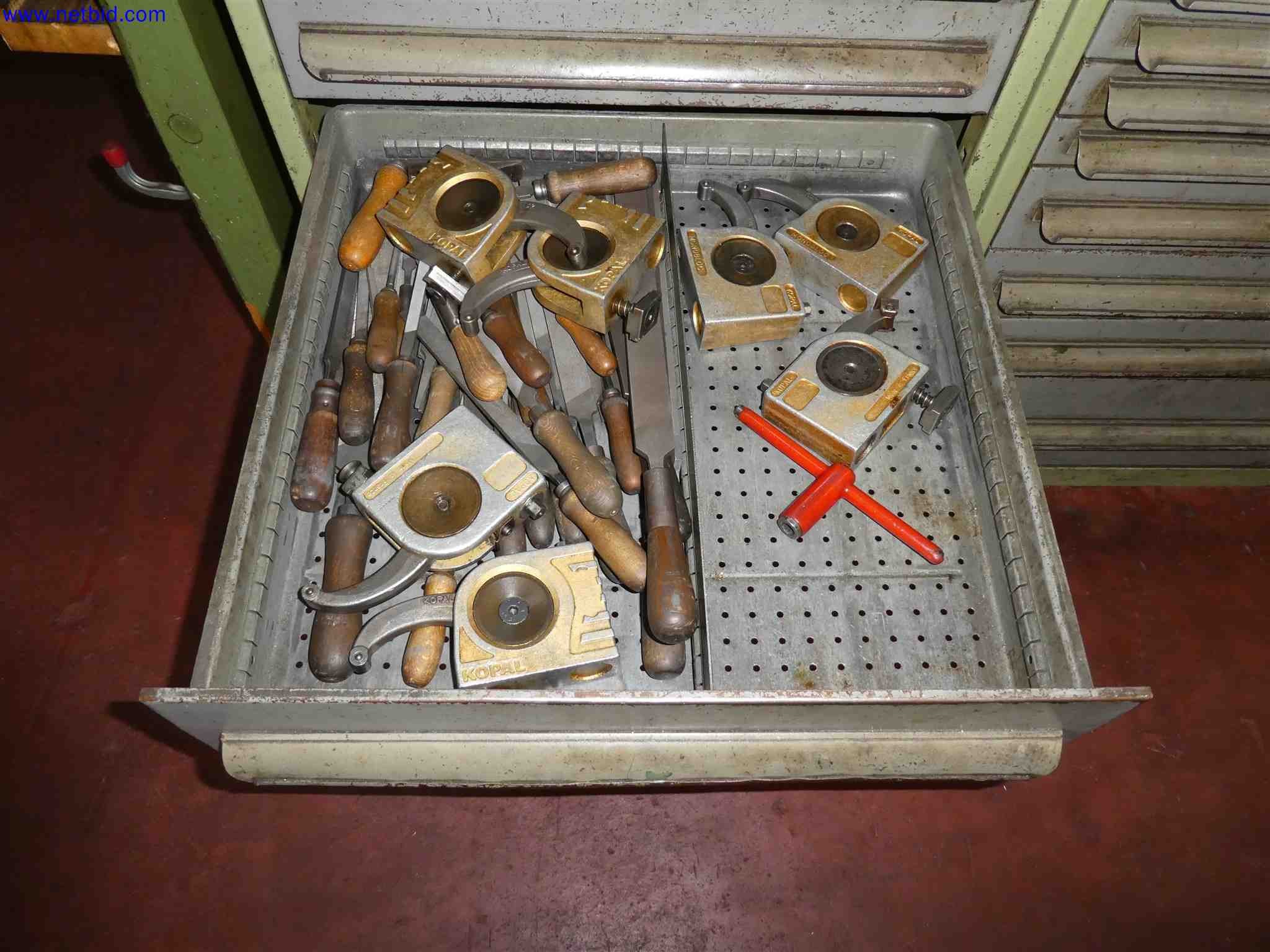 Machines for the production of precise metal components using CNC turning and CNC milling-6