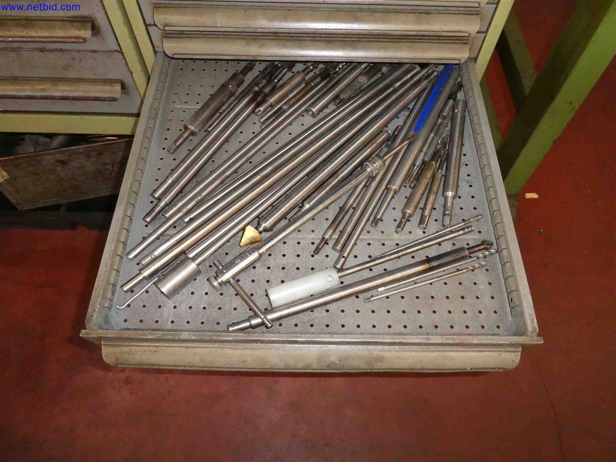 Machines for the production of precise metal components using CNC turning and CNC milling-8