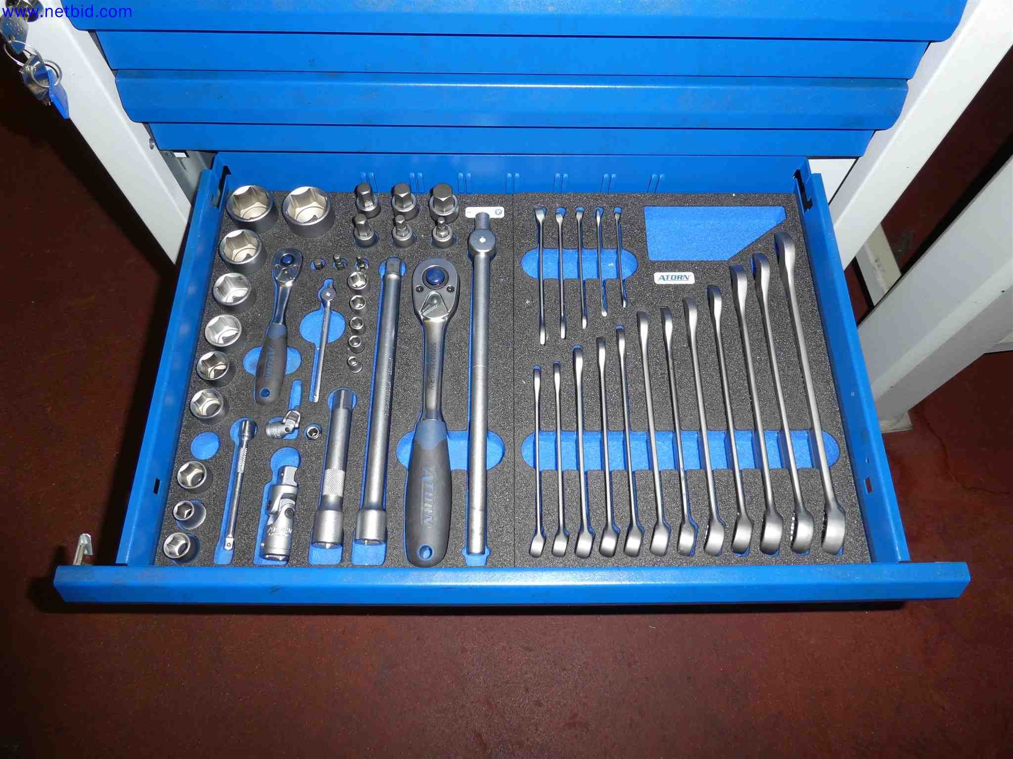 Machines for the production of precise metal components using CNC turning and CNC milling-3