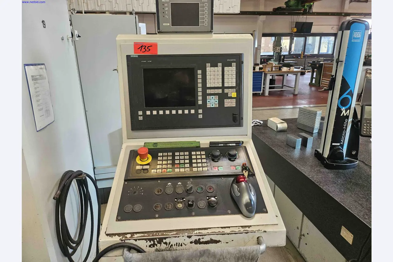 Stroji za izdelavo natančnih kovinskih komponent s CNC struženjem in CNC rezkanjem-3